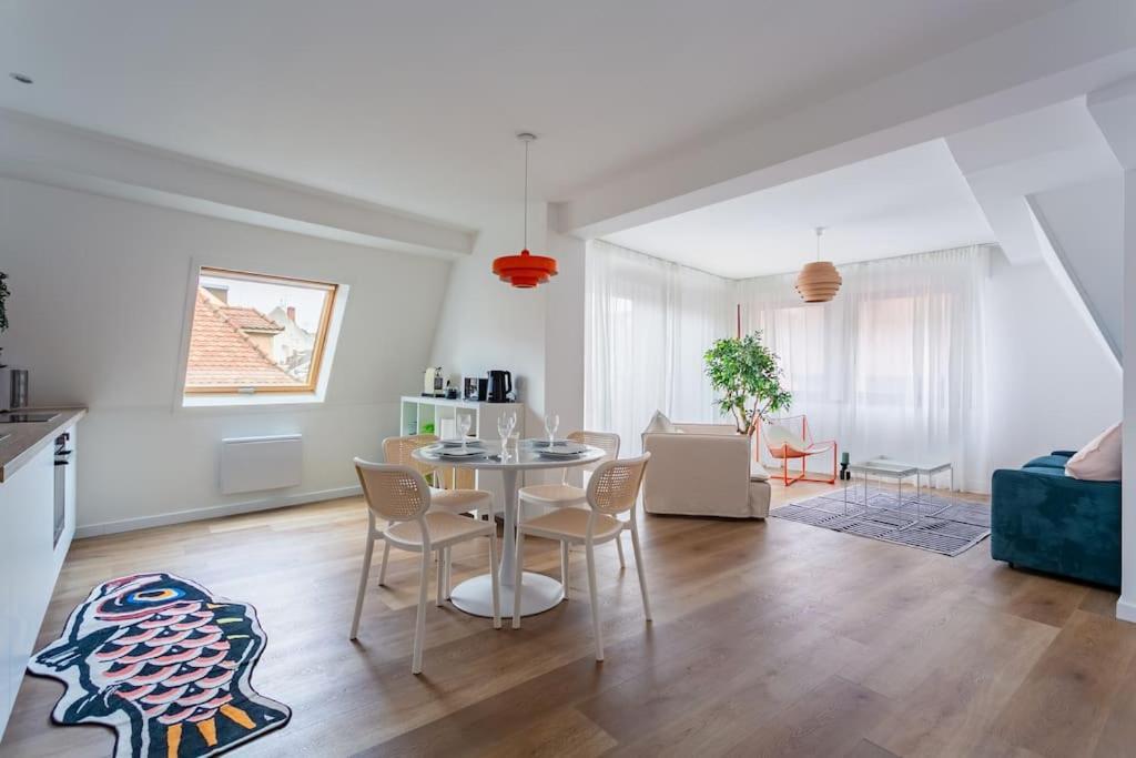 Chic Bauhaus A Petite France Evasion Et Design Apartment